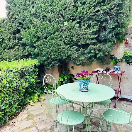 Maison Au Calme Avec Jardin Villa *
